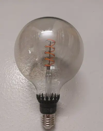Velká žárovka Ikea Rollsbo LED 21W