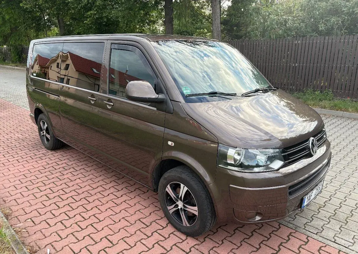 🚐 VW Caravelle Long 9 míst 4x4 – pronájem