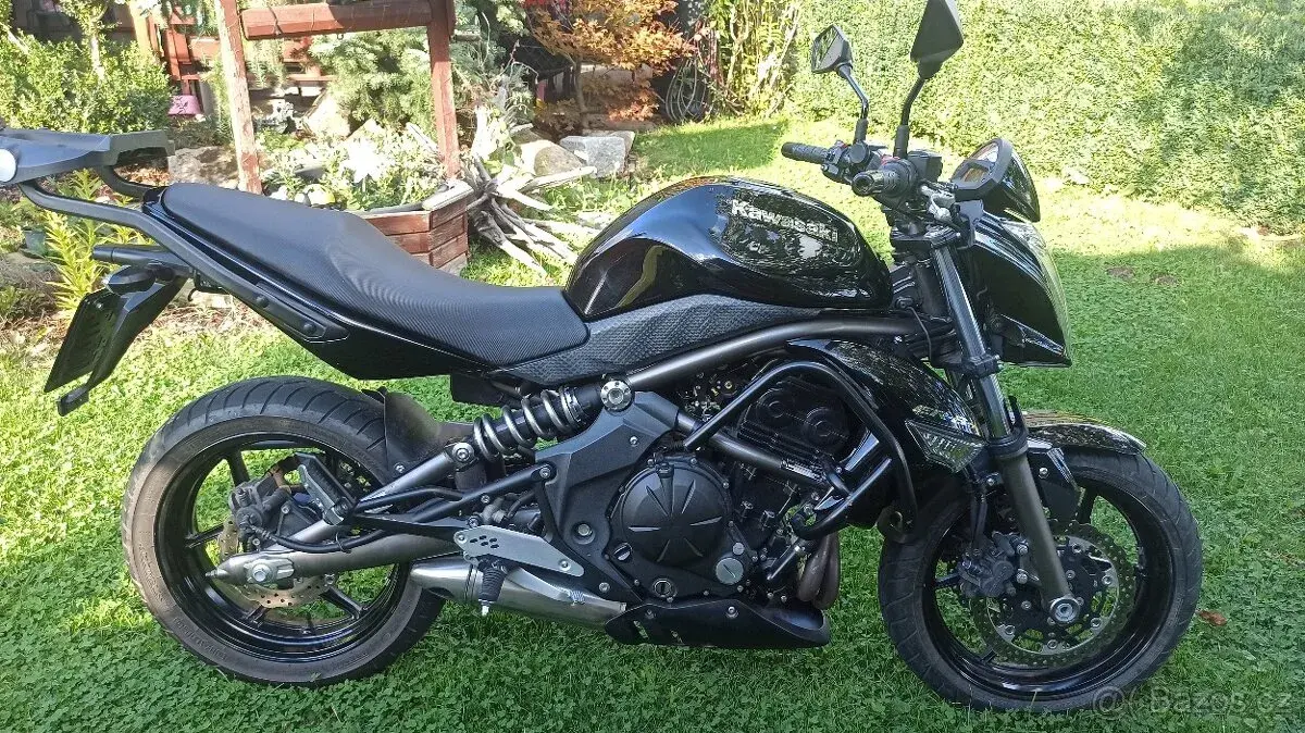 Kawasaki ER-6n, r. 2010, 19 000 km + příslušenství