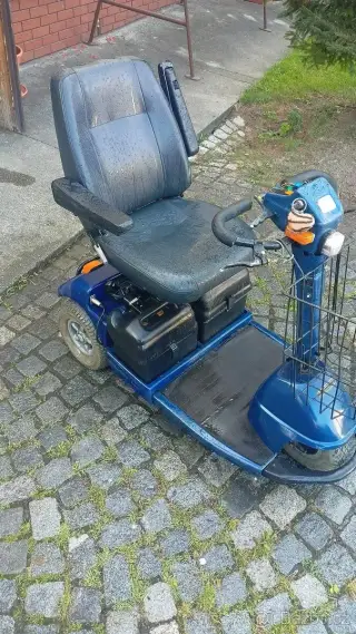 Elektrická tříkolka, invalidní skútr, Sterling Elite XS