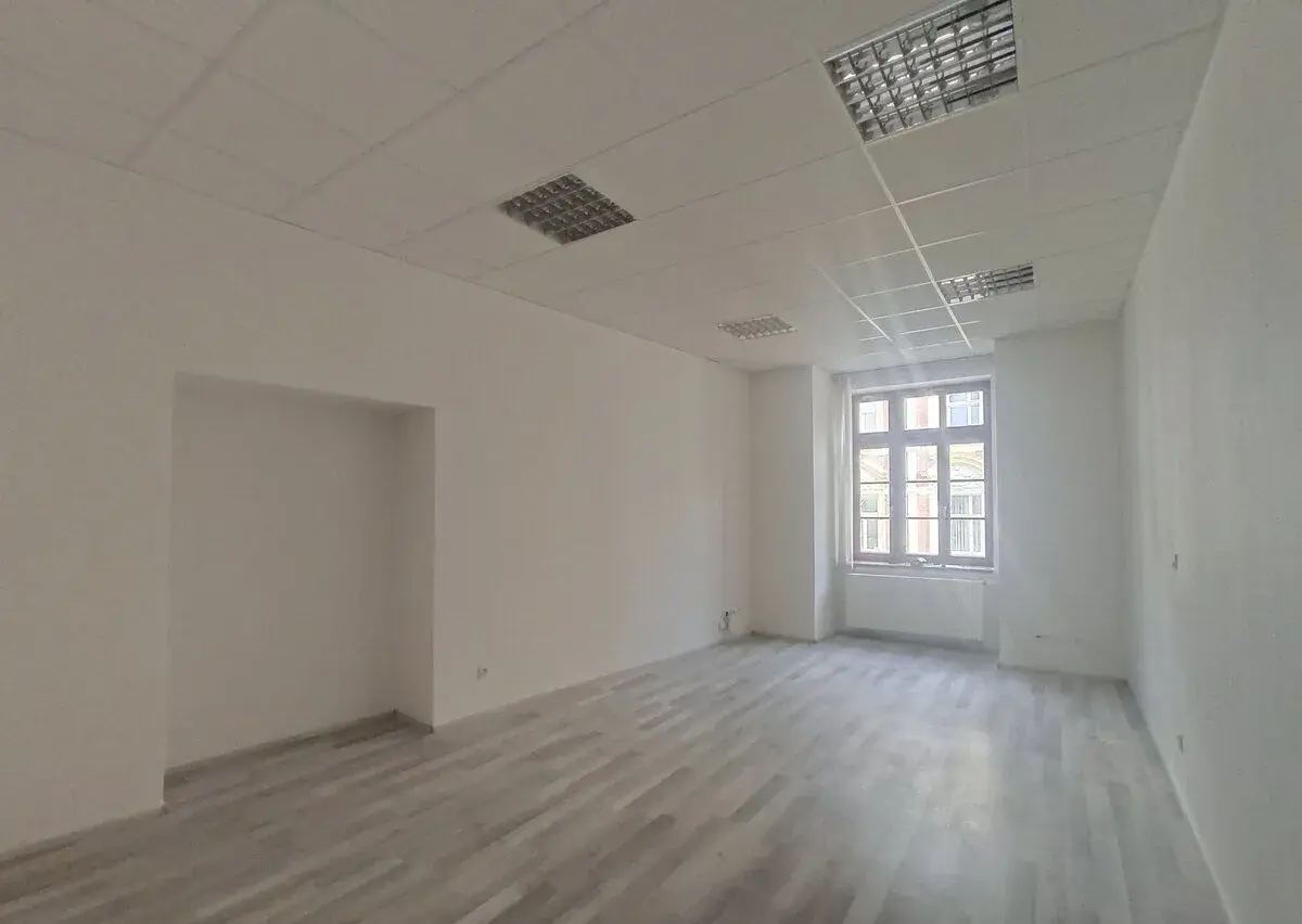 Pronájem kanceláře na Hlavní Třídě, Šumperk