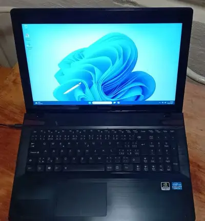 LENOVO 15,6" FHD/i5-3120M 4x2,50GHZ/8GB DDR3/120GB SSD/W11