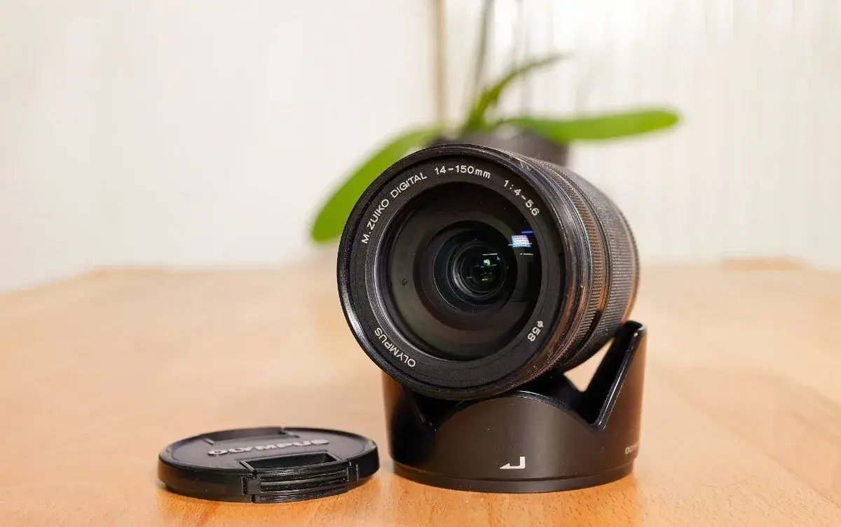 Olympus 14-150mm II 4.0-5.6