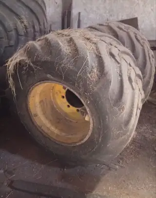 Kola na vyvážečku nebo harvestor