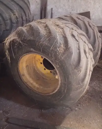 Kola na vyvážečku nebo harvestor