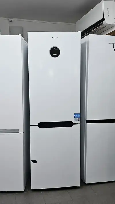 Lednice s mrazákem Candy - NO FROST, kombinovaná, výška 184