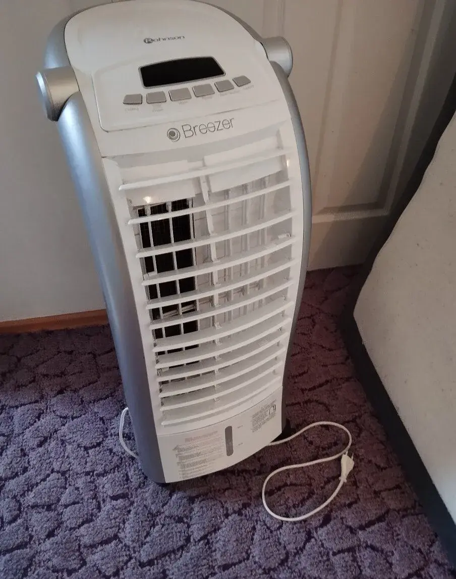 Sloupový ventilátor s možností chlazení