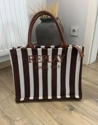 Krásná taška Replay