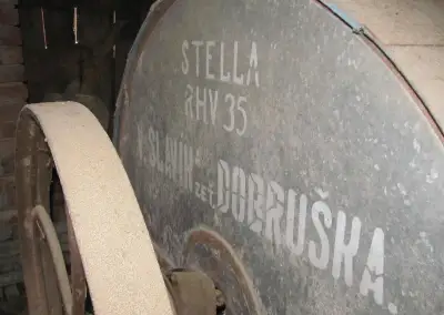 Stará řezačka na seno Stella RHV 35 / Slavík Dobruška
