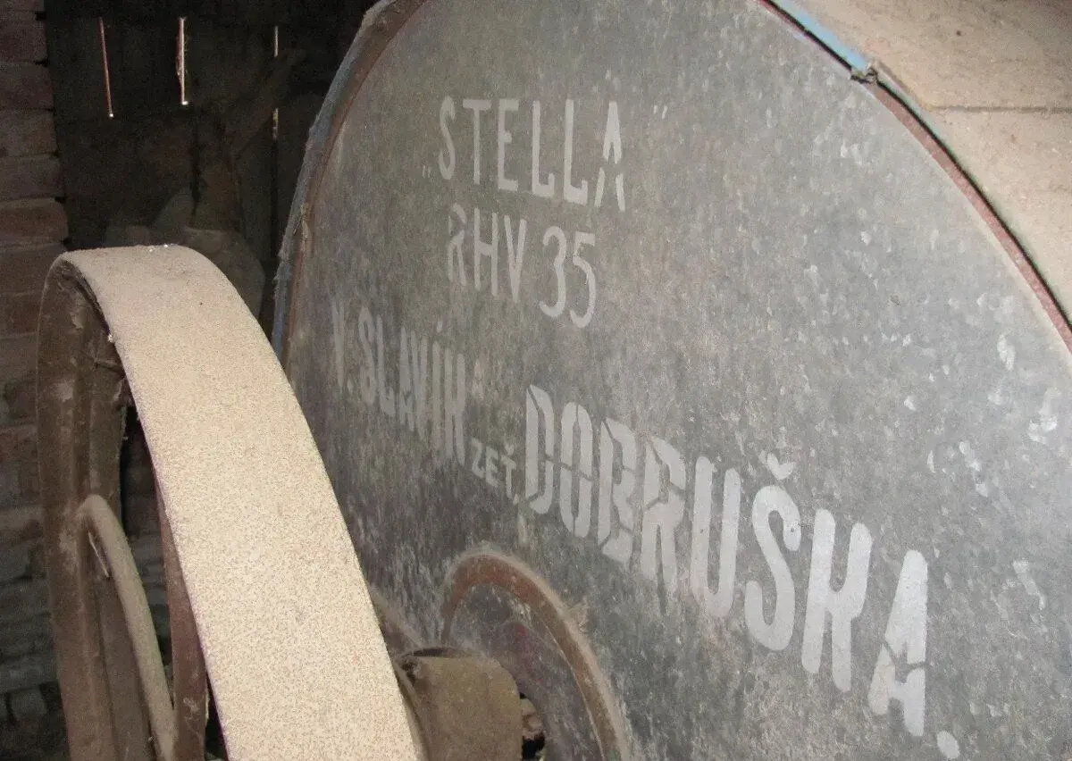 Stará řezačka na seno Stella RHV 35 / Slavík Dobruška