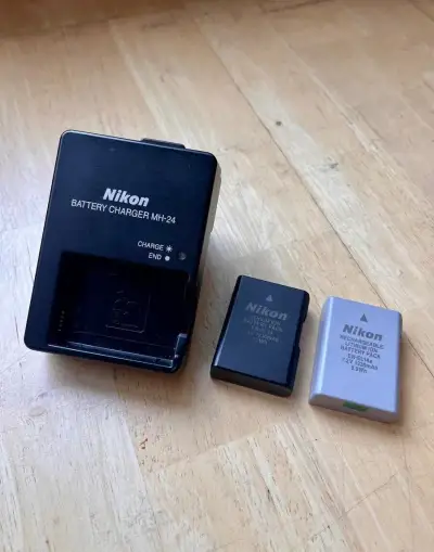 Nabíječka Nikon MH-24 a baterie Nikon EN-EL14a
