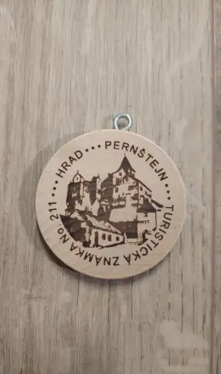 Turistická známka 211 - Pernštejn