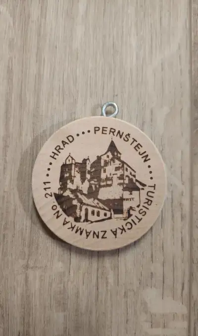 Turistická známka 211 - Pernštejn