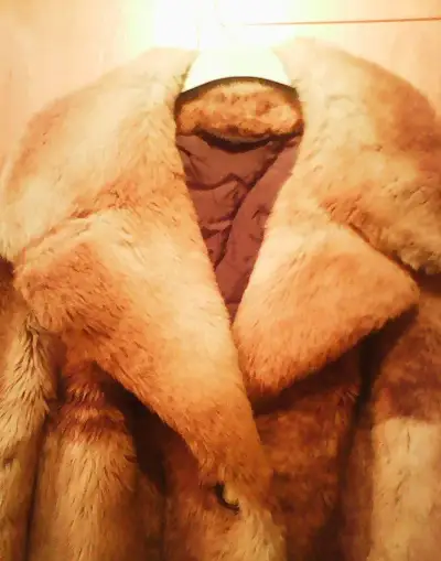 Krásný umělý kožich z Francie, v.46-50, nenošený,