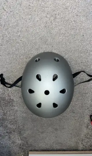 Helma Oxelo (kolečkové brusle, skateboard, koloběžka, kolo)
