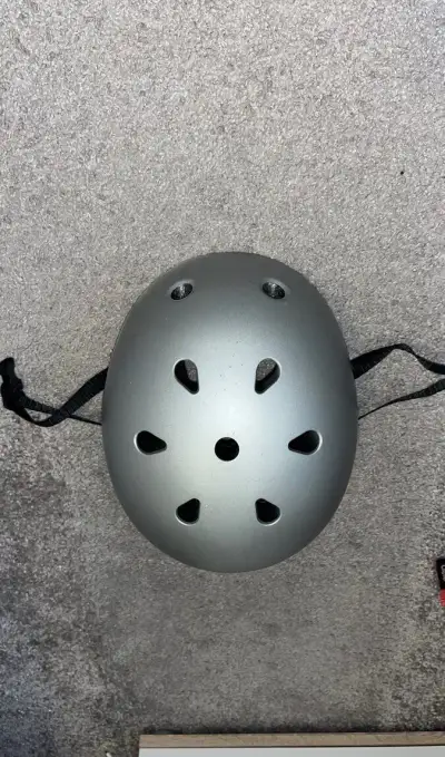 Helma Oxelo (kolečkové brusle, skateboard, koloběžka, kolo)