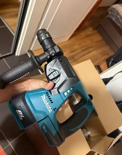 Akumulátorové kombinované kladivo MAKITA DHR243Z 18 V