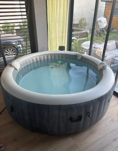 Vířivka intex 6 osob