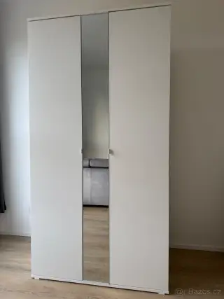 Skříň VIHALS