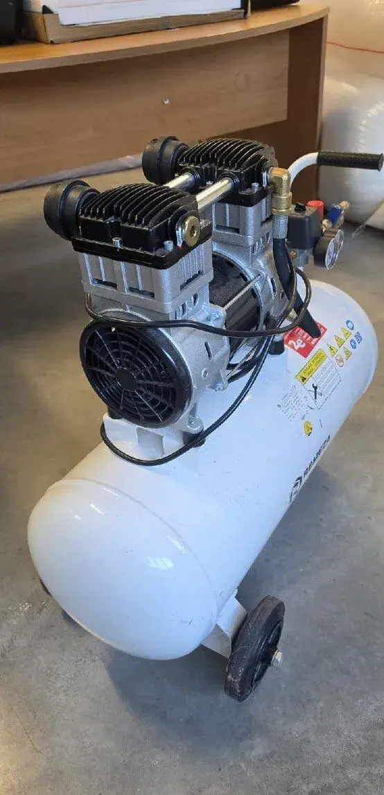 Bezolejový kompresor Remeza SB4/C-50.OLD15 50 l