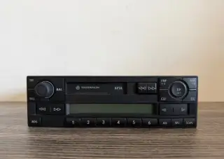 Originální autorádio VW Beta V ( 1J0035152E )