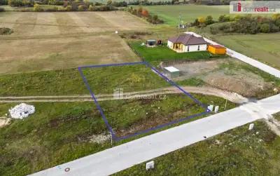 Kompletně zasíťovaný stavební pozemek plochy 813m2 v malebné