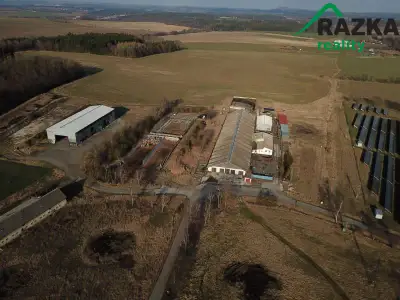 Areál kravína včetně skladovací haly a...