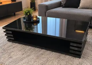 Moderní černý konferenční stolek 120×60