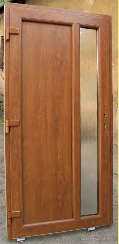 DVEŘE vchodové plastové GEALAN výroba ČR zlatý dub