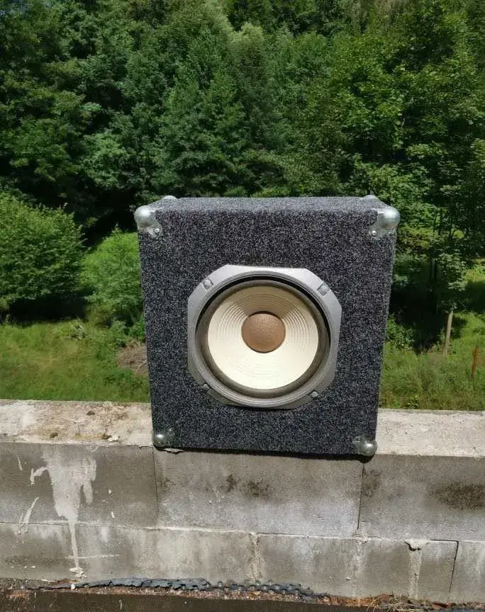 Příposlechový box Monacor 70W
