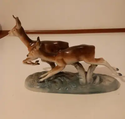Porcelánové běžící srnky