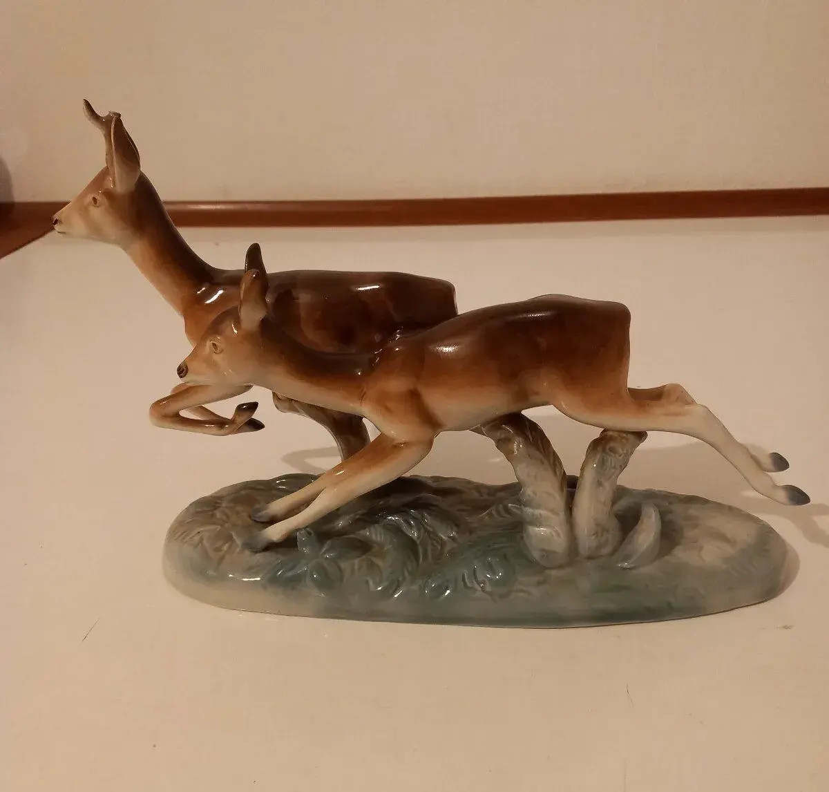 Porcelánové běžící srnky