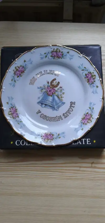 Porcelánový talíř