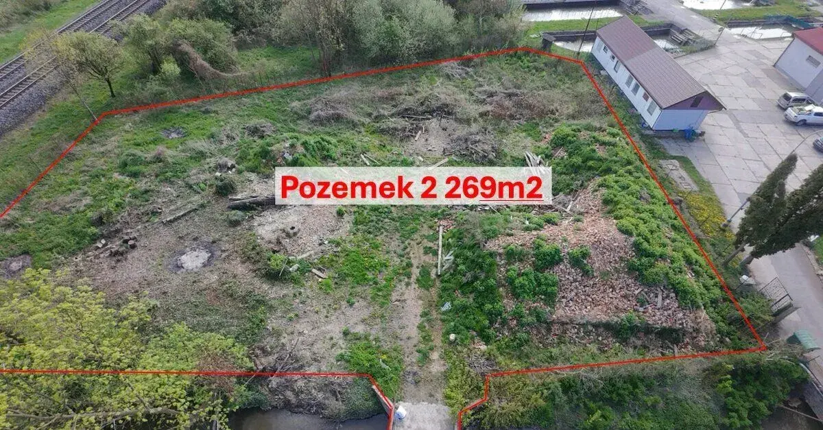 Pronájem pozemku pro autodopravu/stavební techniku