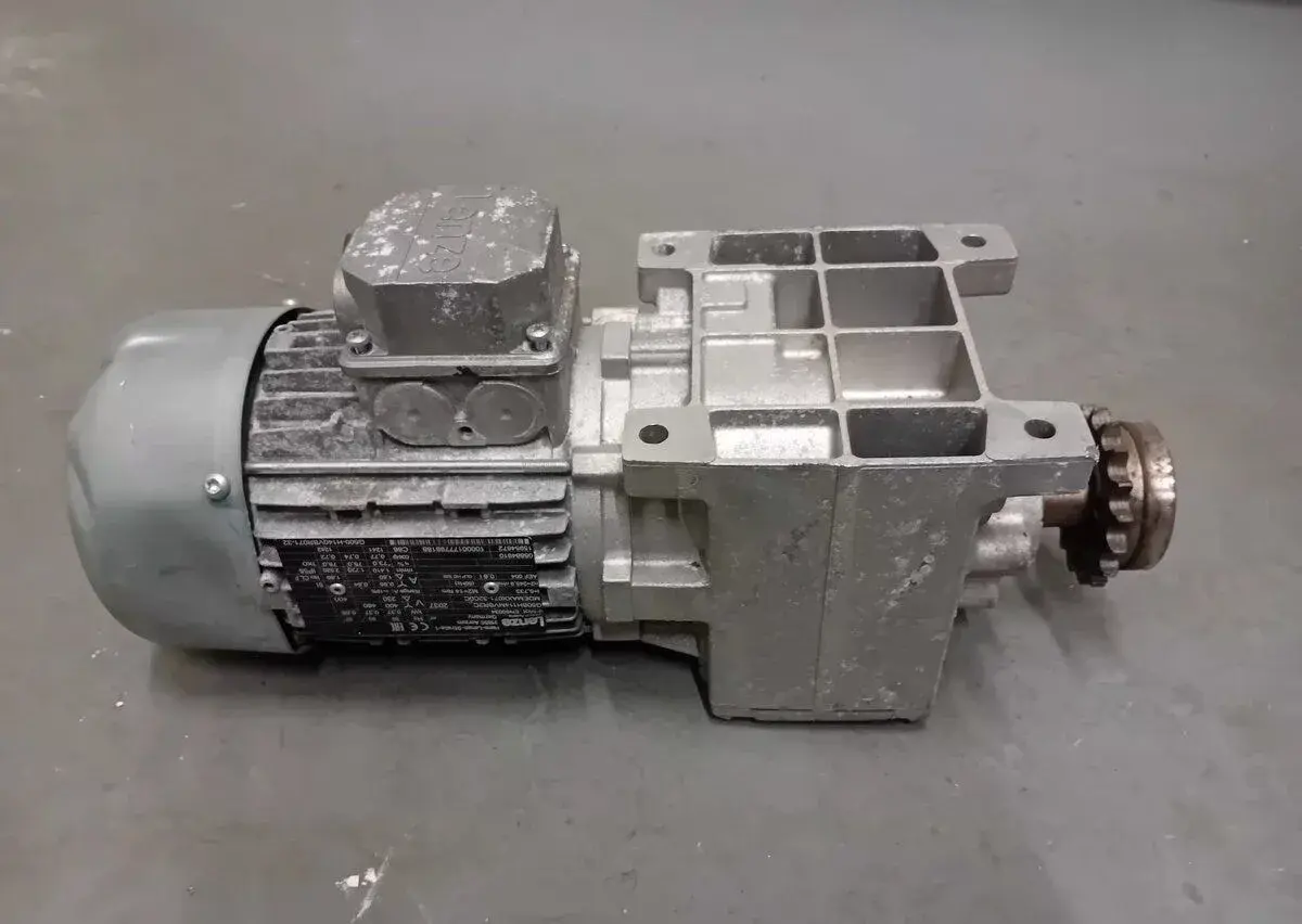 Elektromotor s převodovkou