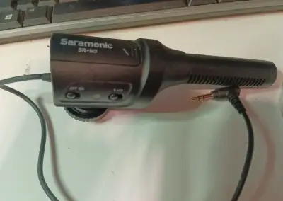 Mikrofon Saramonic SR-M3 se zesilovačem afiltrem