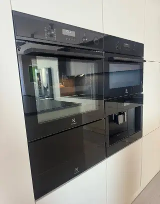 Vstavaná rúra Electrolux – čierna, plne funkčná