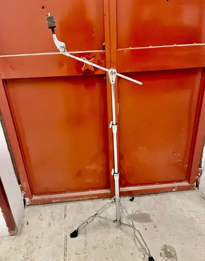 Tama šibenice.
