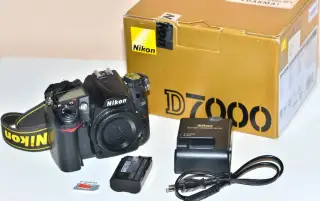 Nikon D7000 + příslušenství