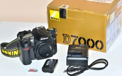 Nikon D7000 + příslušenství
