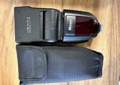 Nissin Di700A