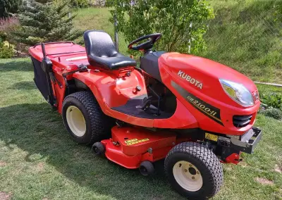 Zahradní traktor Kubota GR 2100 - II pohon kol 4x4