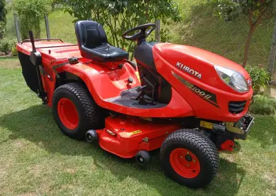 Zahradní traktor Kubota GR 2100-II