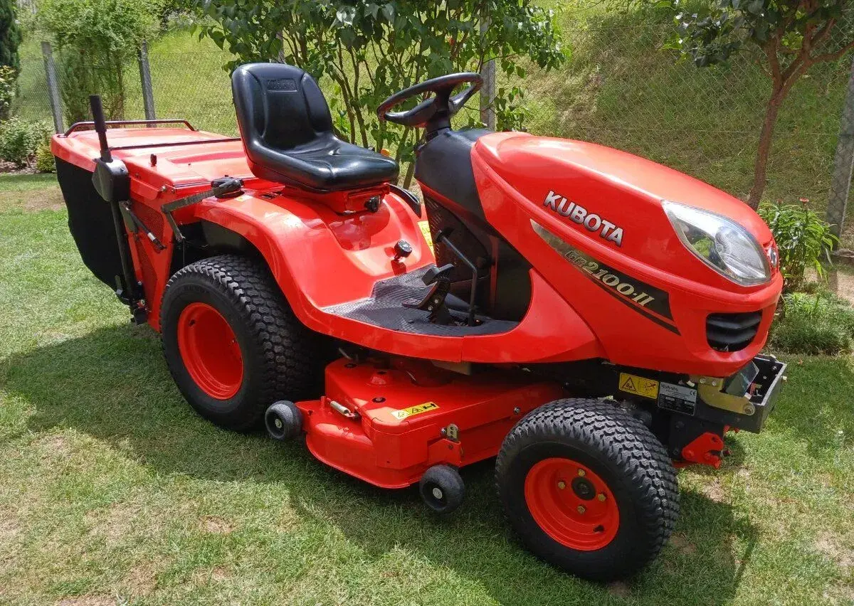 Zahradní traktor Kubota GR 2100-II