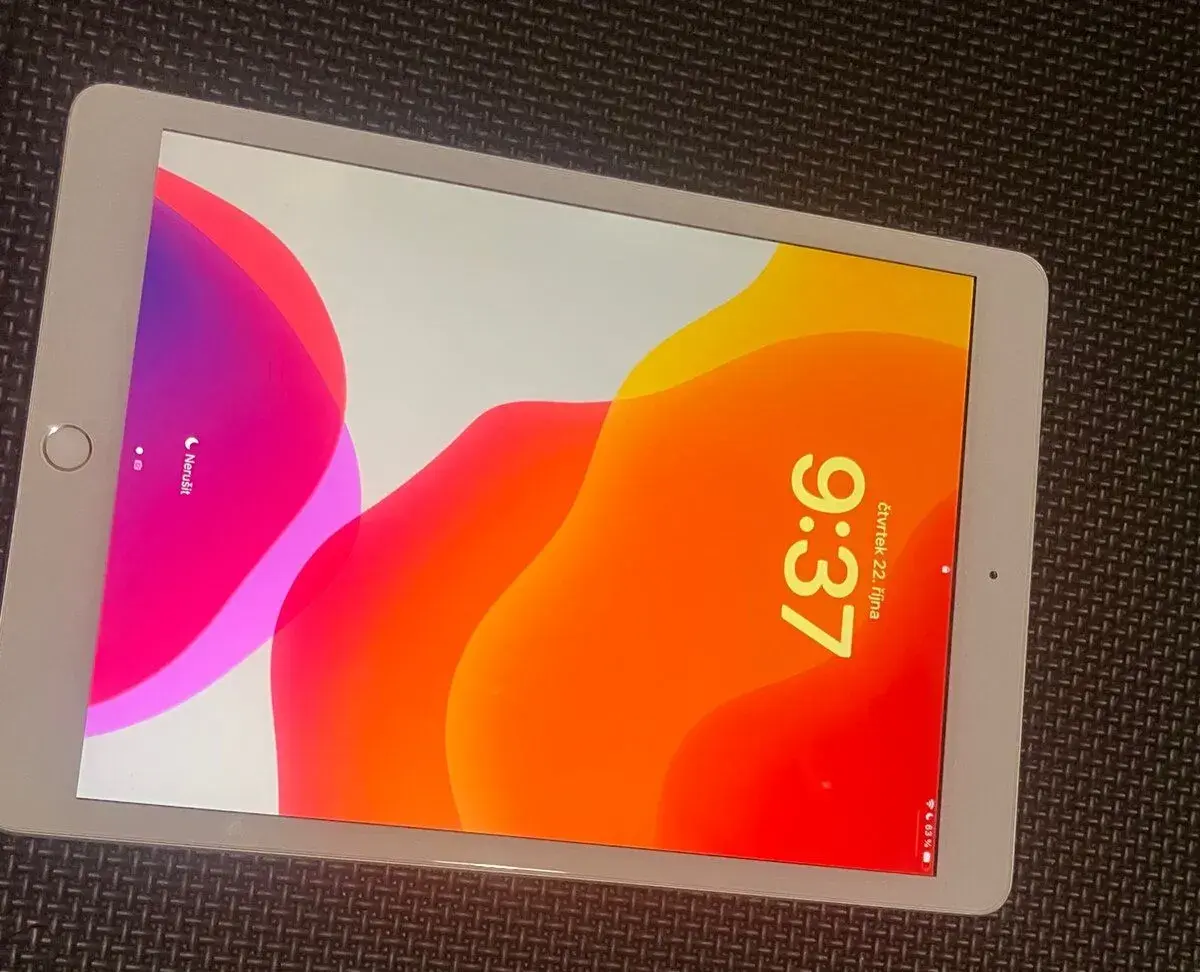 Apple iPad 10,2" (7. gen., 2019) 32 GB, Wi-Fi, stříbrný/bíl