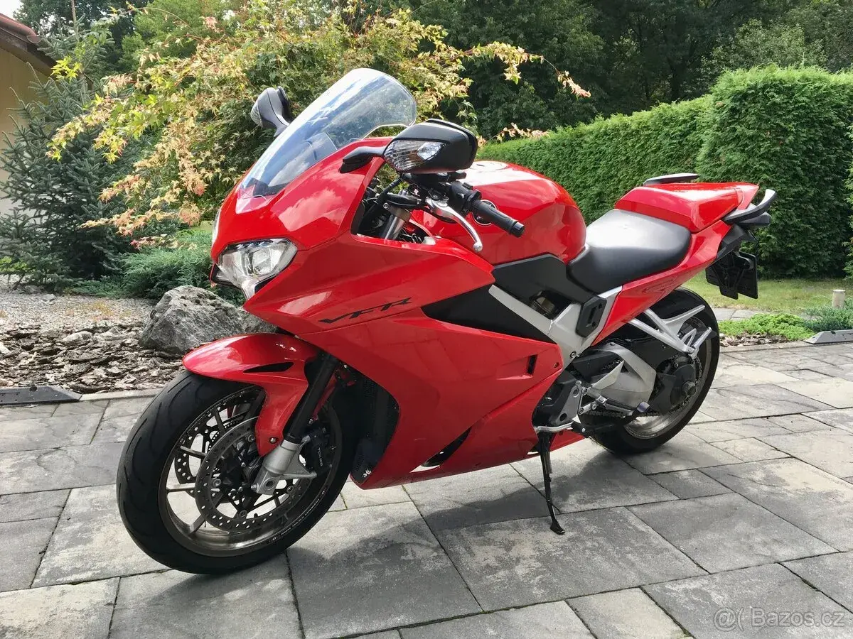 Honda VFR 800 Akrapovič