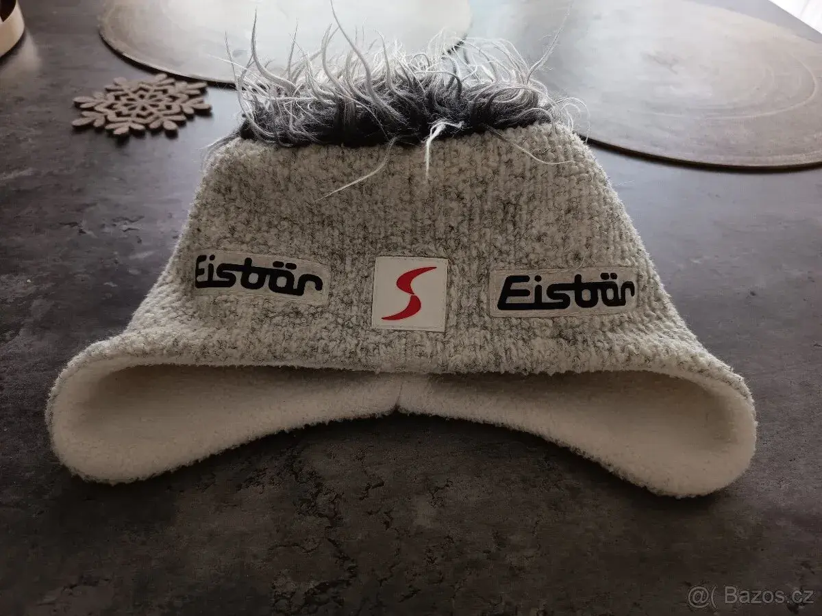 Dětská zimní čepice Eisbär s vlasy