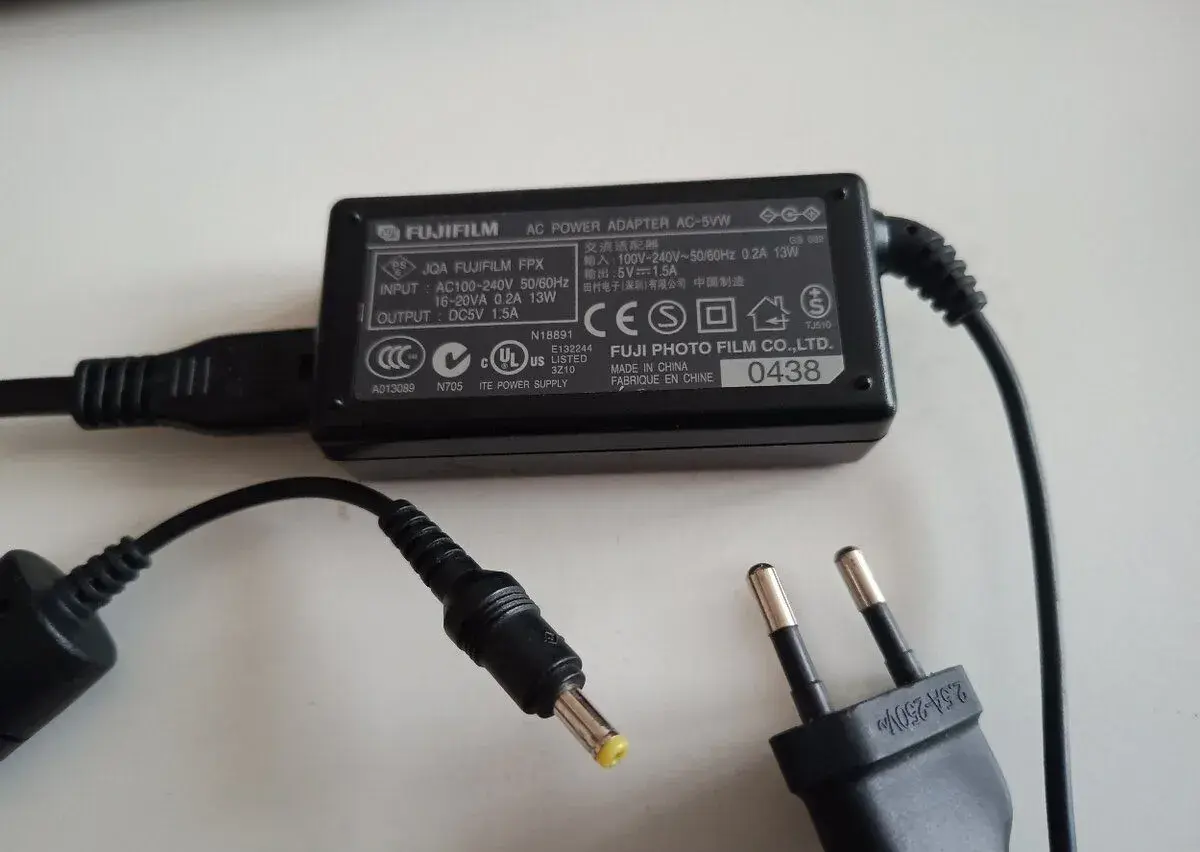 Fujifilm AC Power Adapter AC-5VW.
