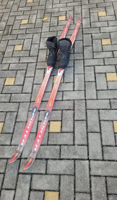 Boty Rossignol vel.43+běžky s vázáním