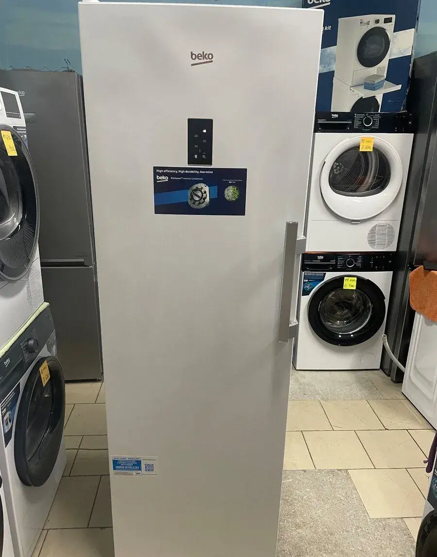 Zánovní mrazák Beko B3RMNFE314W1